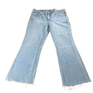 Levi’s Signature Women’s Button/ Zip Up 5 Pocket Denim Raw Hem Jeans Size 14 M